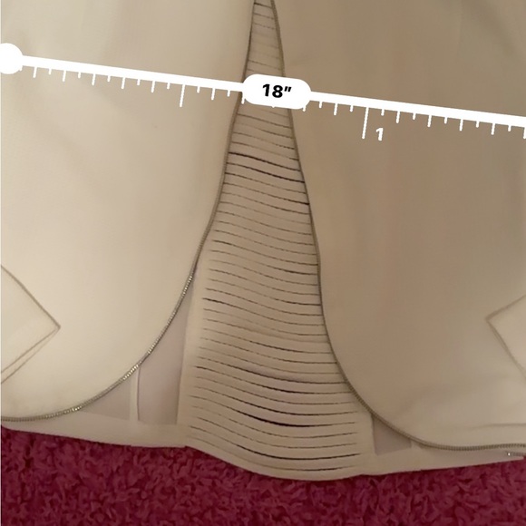 White Open Blazer w/ Slit Design Back - Picture 4 of 7